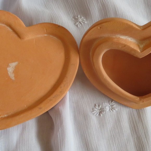 *Vintage* Terracotta Heart Shaped CAT Trinket Box (F52) - Picture 5 of 5